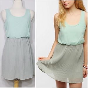 ❗️FINAL PRICE CLOSET CLOSING Urban Outfitters Mint & Gray Chiffon Pleated Dress